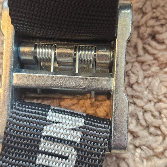 Lot of 4 Gunner Kennel Tie Down Strap 8' and Ruff Land Kennel Tie Down Bracket - Picture 6 of 11